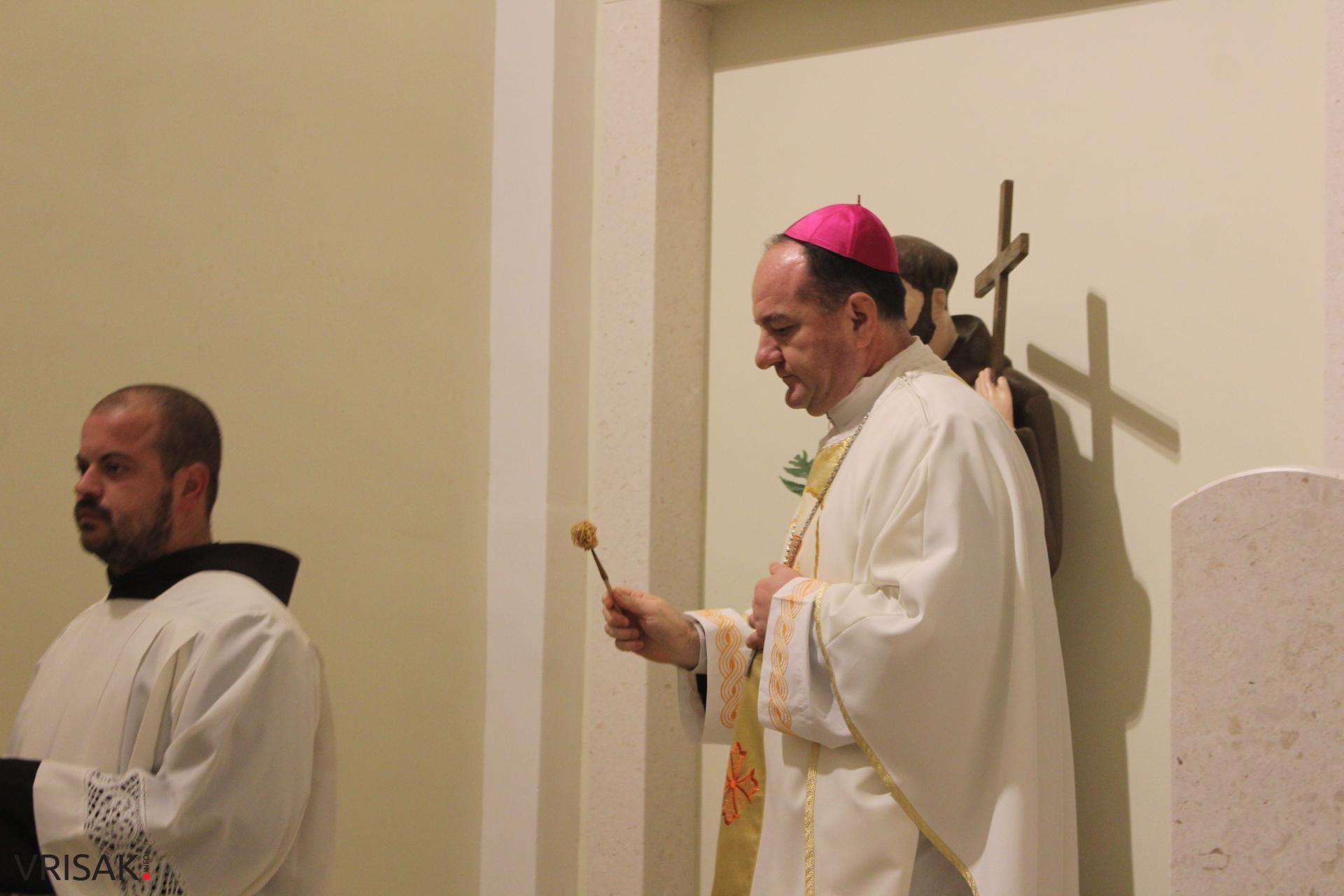 FOTO: Crkvu u Dobrkovićima blagoslovio biskup Palić