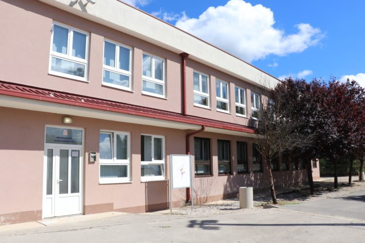 HDZ BiH Široki Brijeg: U posljednjih pet godina u škole na području Širokog Brijega uloženo dva milijuna KM