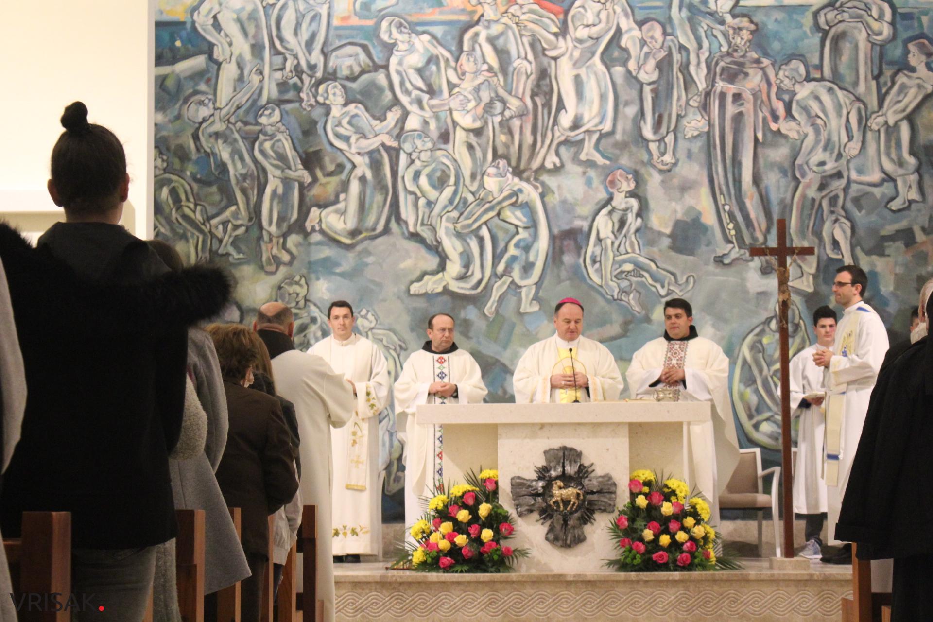 FOTO: Crkvu u Dobrkovićima blagoslovio biskup Palić