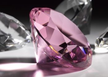 Dijamant na dražbi dostigao cijenu od 26,6 milijuna dolara