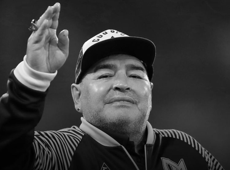 Preminuo je jedan od najboljih nogometaša svih vremena – legendarni Diego Armando Maradona!