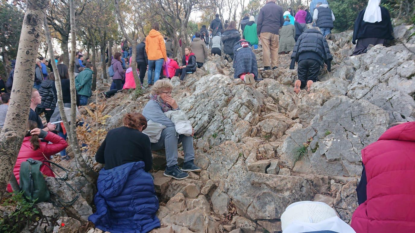 Misa i put križa na Križevcu u Međugorju povodom 20. obljetnice smrti fra Slavka Barbarića