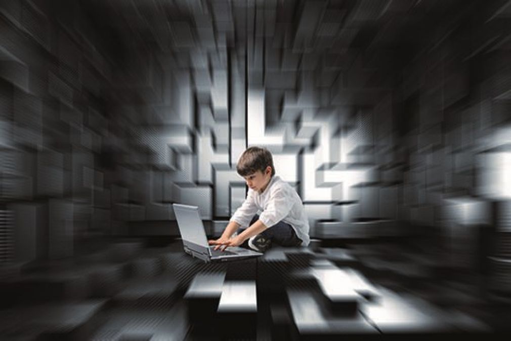 Internet problems. Интернет зависимость. Цифровое одиночество. Интернет зависимость картинки. Интернет зависимость фон.