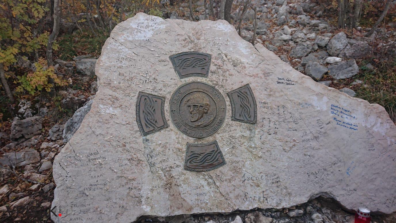 Misa i put križa na Križevcu u Međugorju povodom 20. obljetnice smrti fra Slavka Barbarića