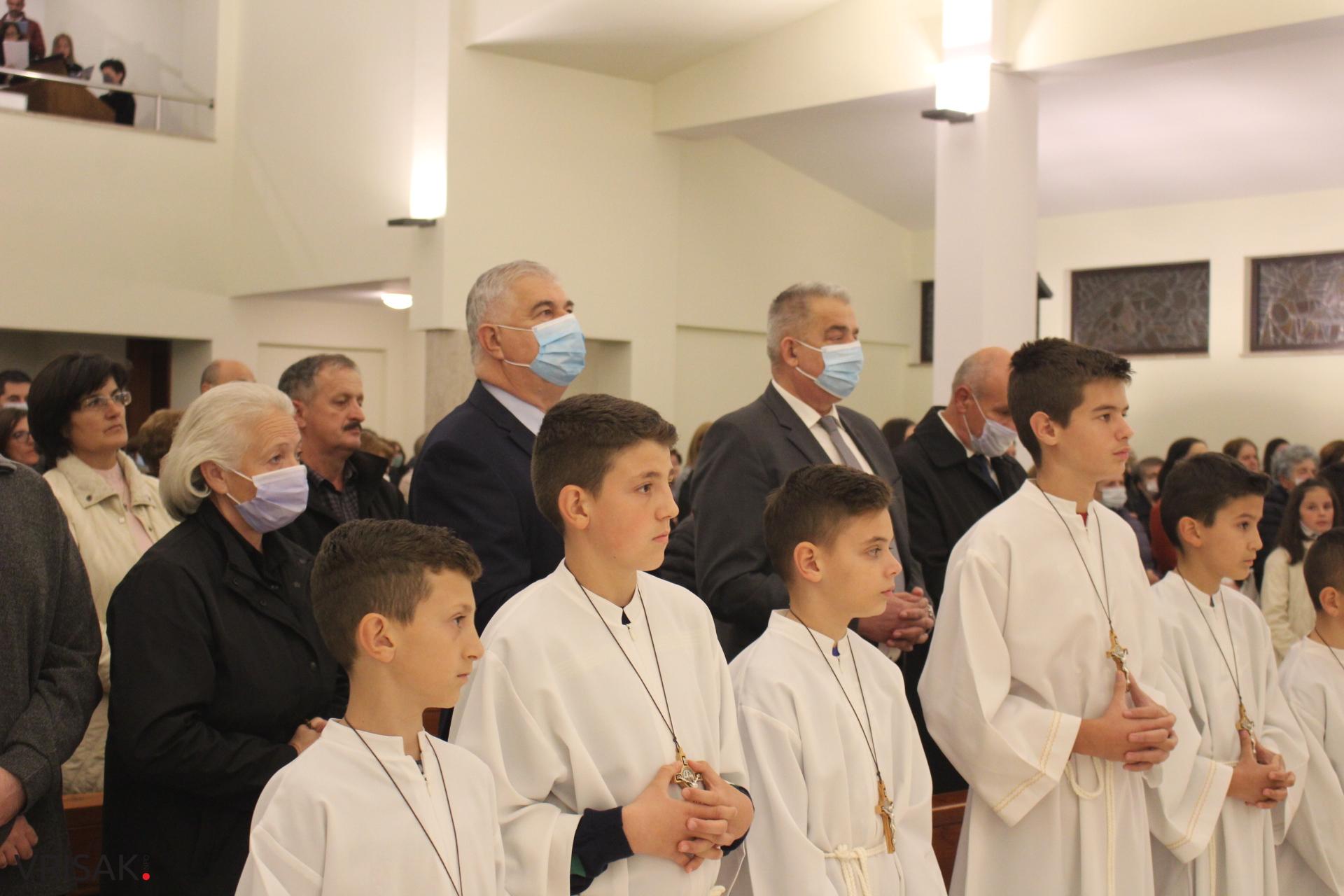 FOTO: Crkvu u Dobrkovićima blagoslovio biskup Palić