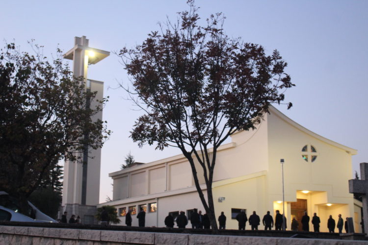 FOTO: Crkvu u Dobrkovićima blagoslovio biskup Palić