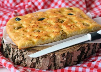 Ukusna pogača s češnjakom i ružmarinom