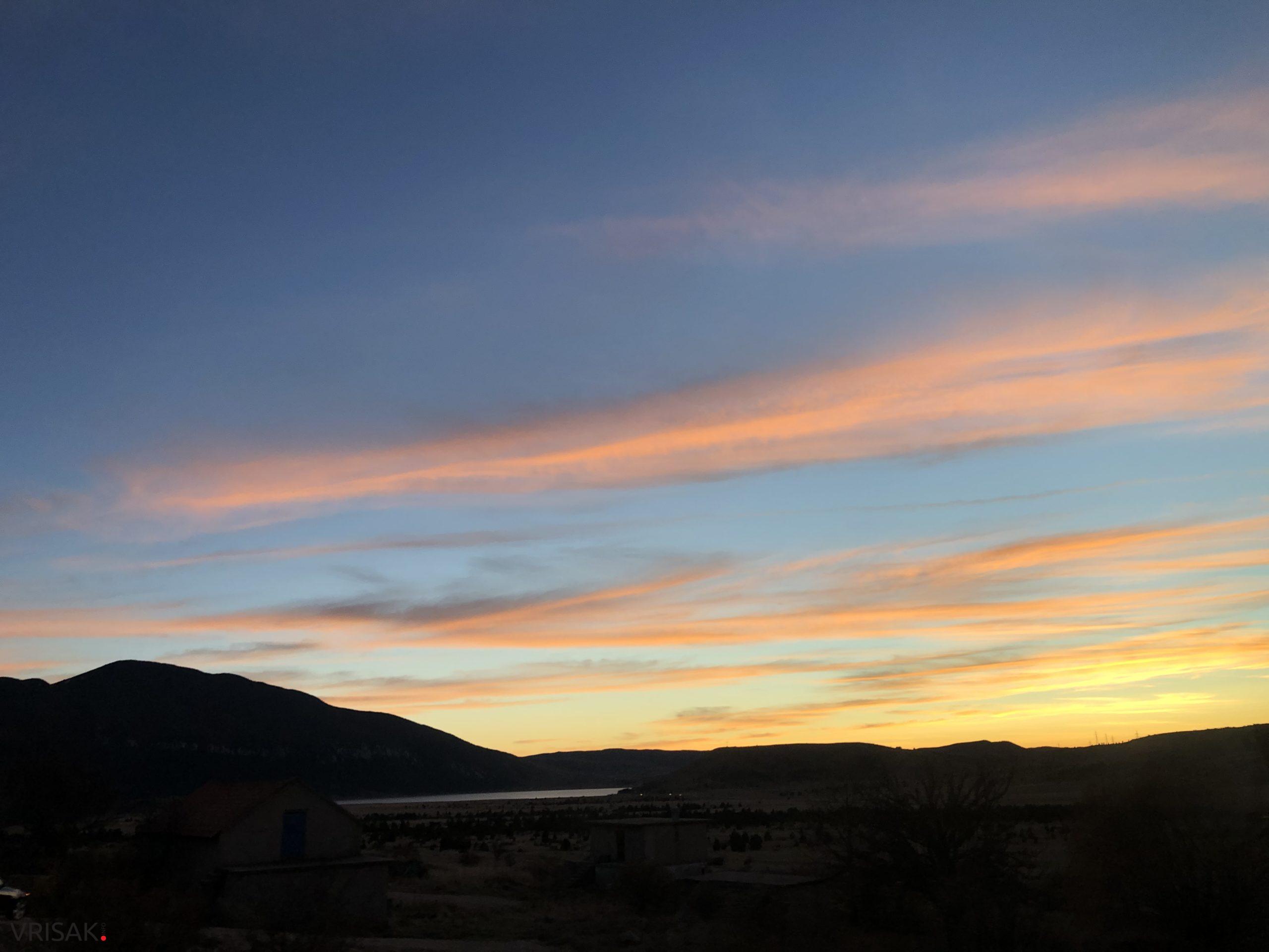 FOTO: Sunčani dan na Blidinju privukao mnoštvo izletnika i turista