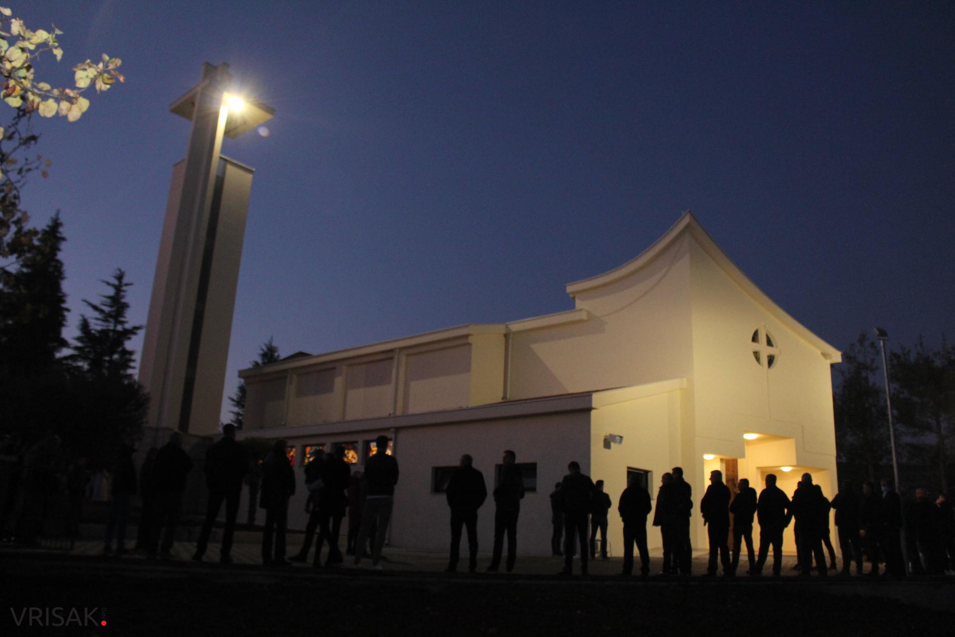 FOTO: Crkvu u Dobrkovićima blagoslovio biskup Palić