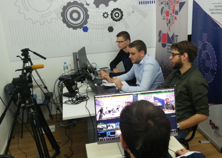 Digitalna transformacija obrazovanja – SUMIT održao online edukacije “Organizacija nastave u virtualnom okruženju – sustav Školarac“ za 1942 nastavnika