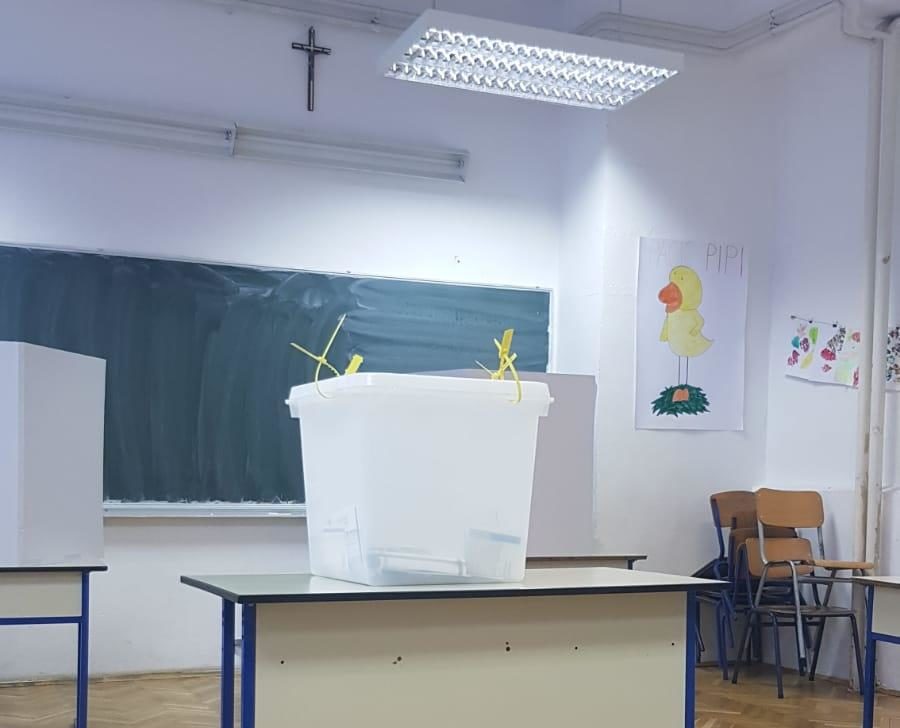 Otvorena su birališta u BiH, donosimo najnovije informacije