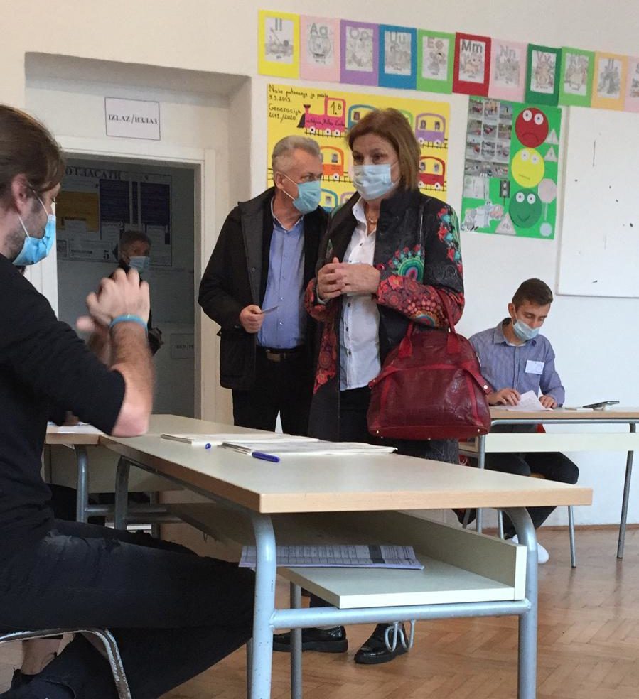 Otvorena su birališta u BiH, donosimo najnovije informacije