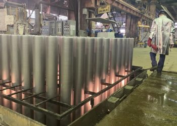 Nakon šesnaest mjeseci prvi proizvedeni trupci u pogonima Ljevaonice Aluminija iz Mostara