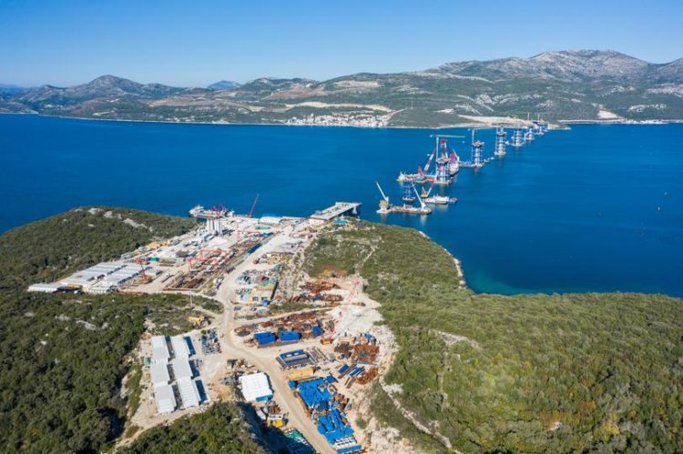 Na gradilištu Pelješkog mosta radi se punom parom