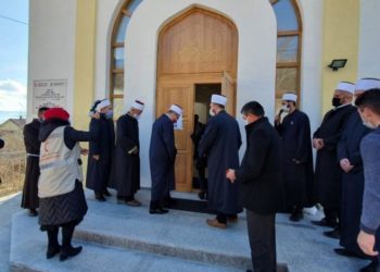 Na proklanjavanje džamije kod Tomislavgrada došli i fratar Sretan Ćurčić i načelnik Ivan Vukadin