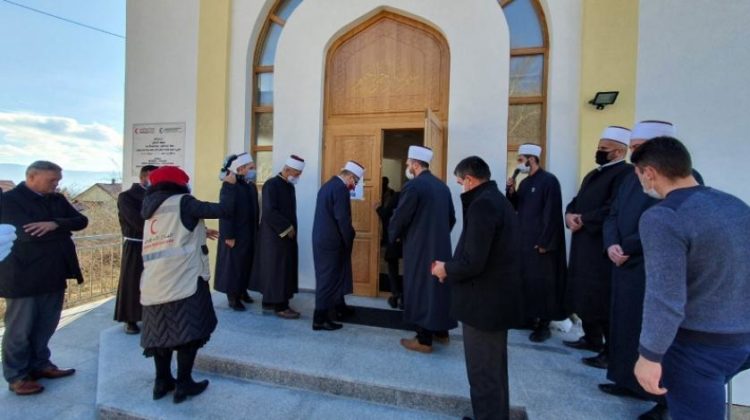 Na proklanjavanje džamije kod Tomislavgrada došli i fratar Sretan Ćurčić i načelnik Ivan Vukadin
