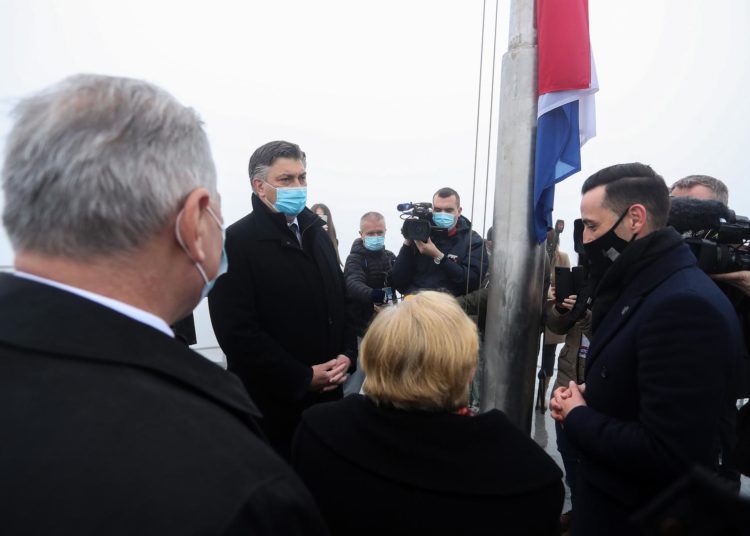 Vukovar: U koloni sjećanja nekoliko tisuća ljudi