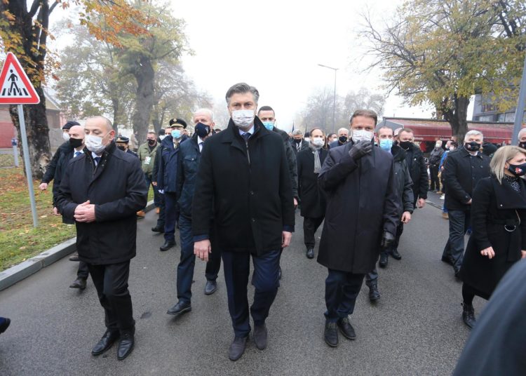 Vukovar: U koloni sjećanja nekoliko tisuća ljudi