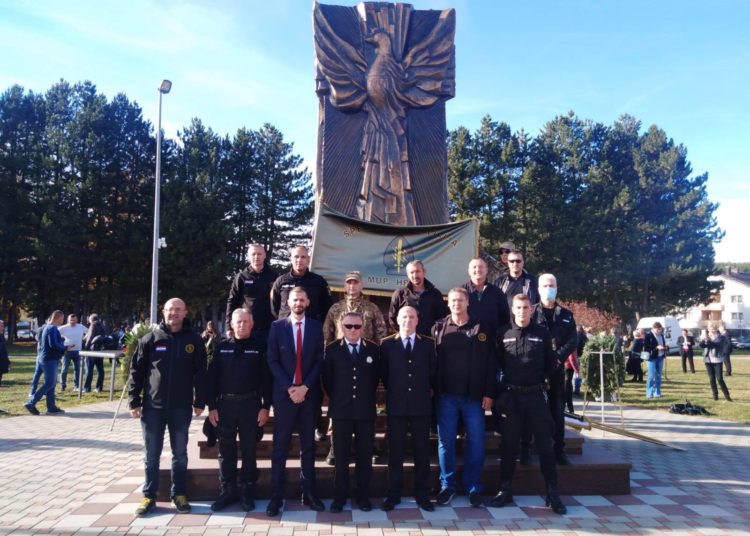 Izaslanstvo MUP-a ŽZH odalo počast žrtvama Kupreške visoravni