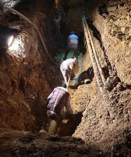 Ljubuški: Pogledajte kako su vrijedni djelatnici JP Parkovi radili cijelu noć na otklanjanju kvara