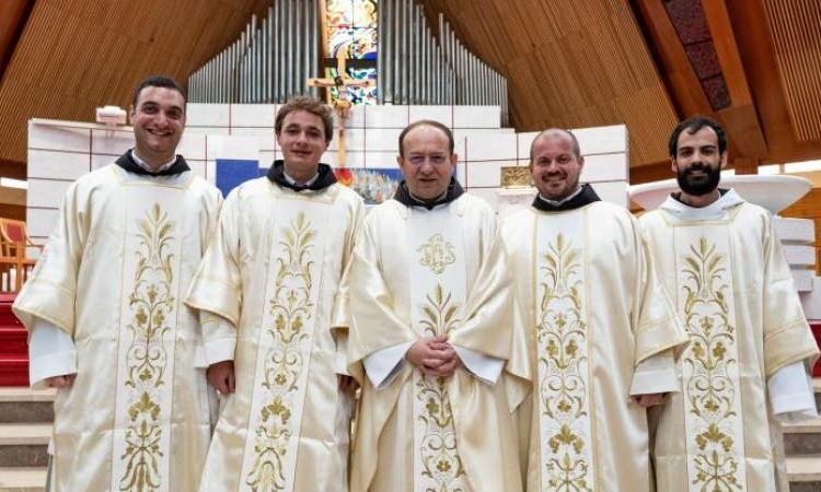 Đakonsko ređenje u Mostaru (FOTO)