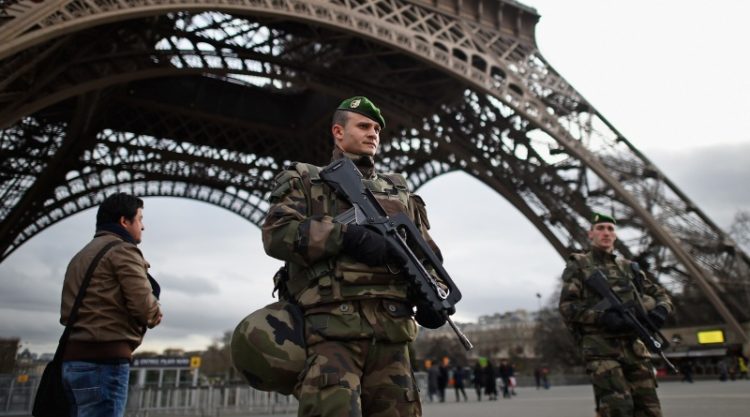 Čak 57 posto mladih francuskih muslimana više voli šerijat nego zakone Francuske republike