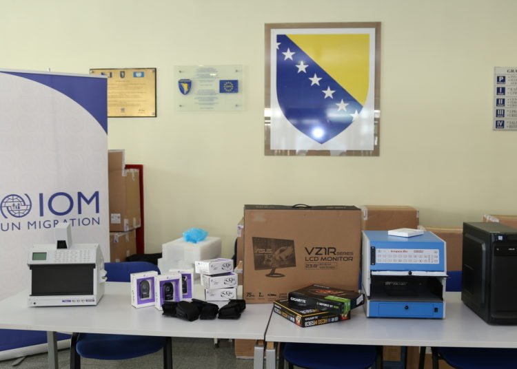 Švicarska donirala Graničnoj policiji BiH vrijednu opremu za provjeru dokumenata