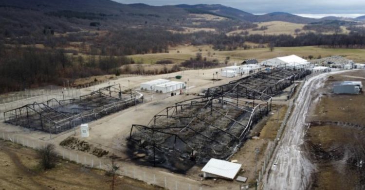 Pogledajte što je ostalo od kampa kojeg su jučer spalili migranti (FOTO)