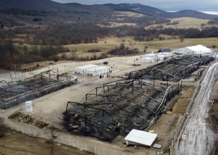 Pogledajte što je ostalo od kampa kojeg su jučer spalili migranti (FOTO)