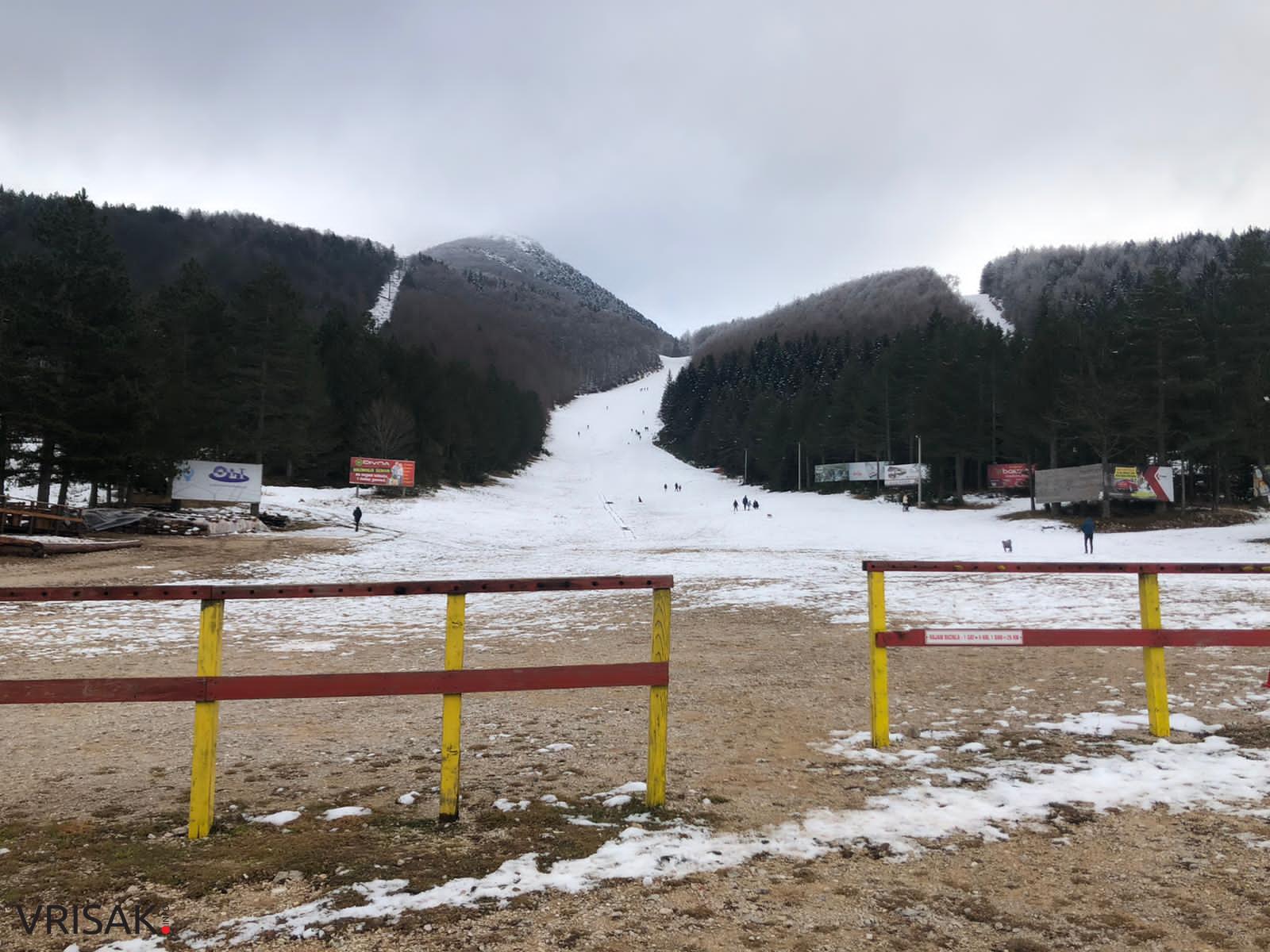 Fotoreportaža s Blidinja: Mnoštvo posjetitelja uživalo u zimskom danu
