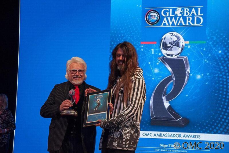 Frizer iz Gruda Stipe Filipović nagrađen u New Yorku za doprinos struci