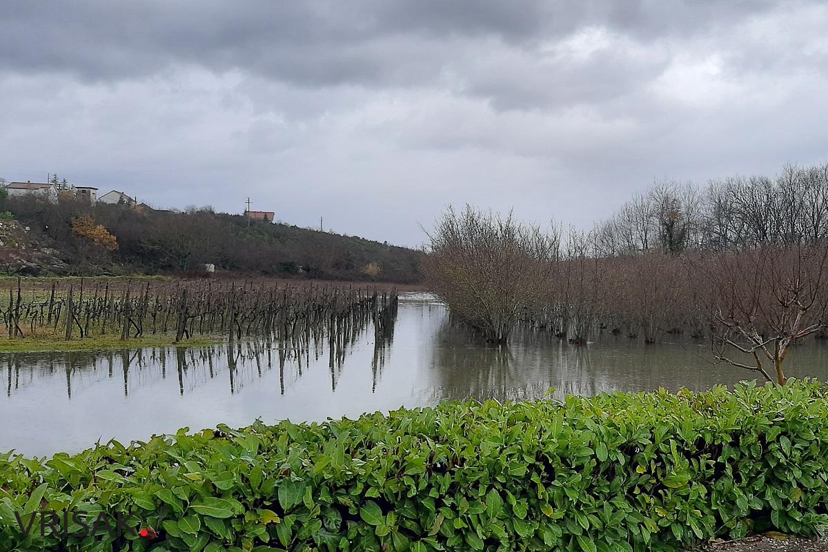 Ljubuški: Nabujao Trebižat, mještani se pozivaju na oprez
