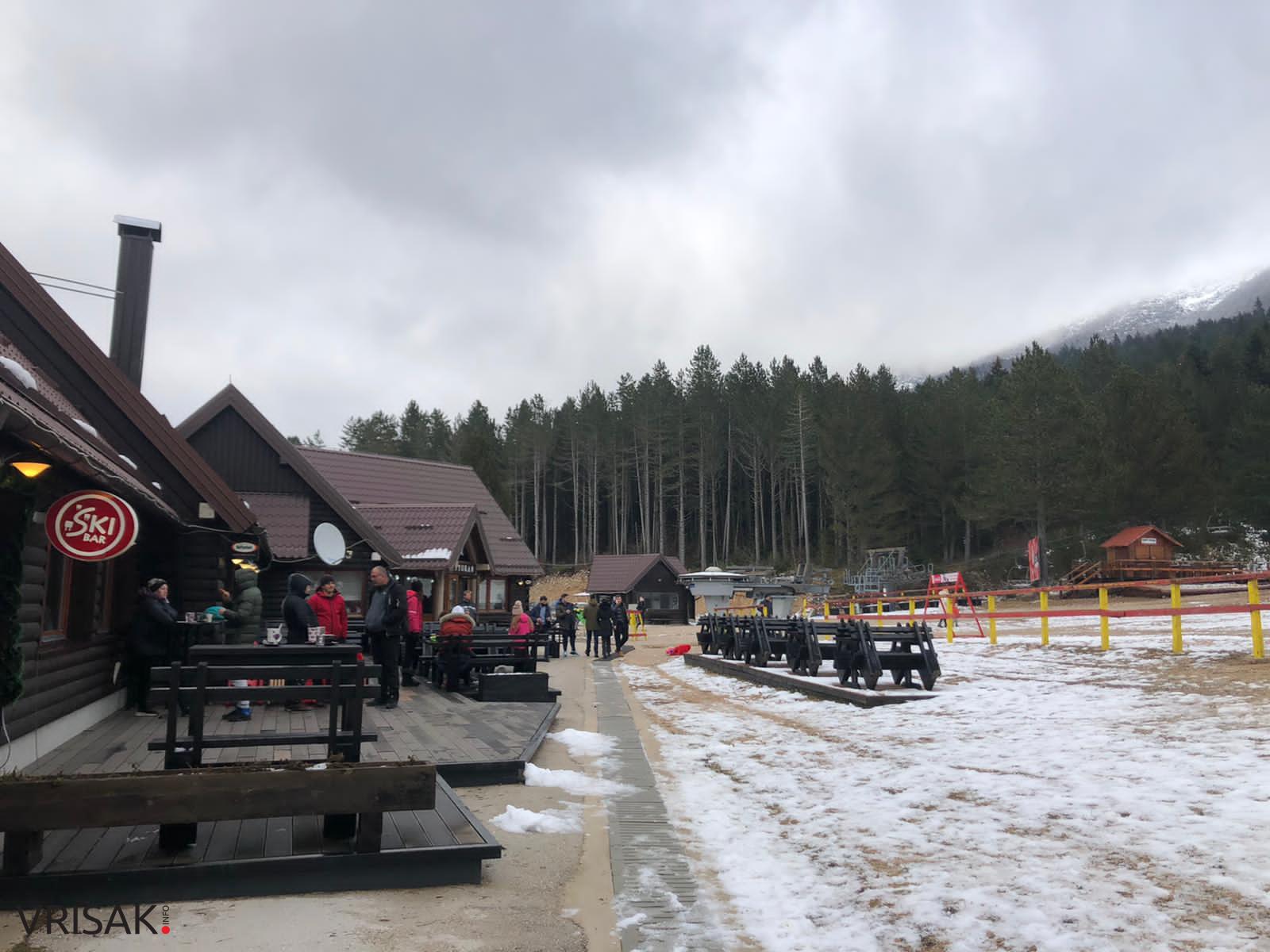 Fotoreportaža s Blidinja: Mnoštvo posjetitelja uživalo u zimskom danu