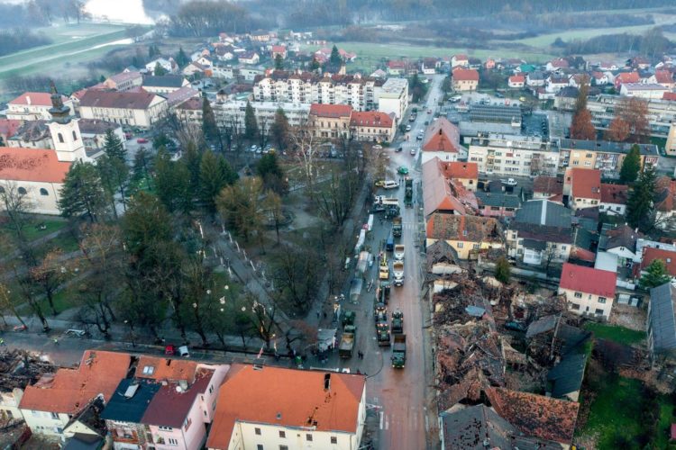 Ovako izgleda Petrinja iz zraka (FOTO)