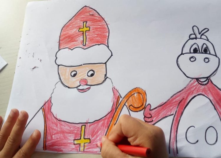 Djeca crtežima zahvalila Central osiguranju na poklonima za sv. Nikolu
