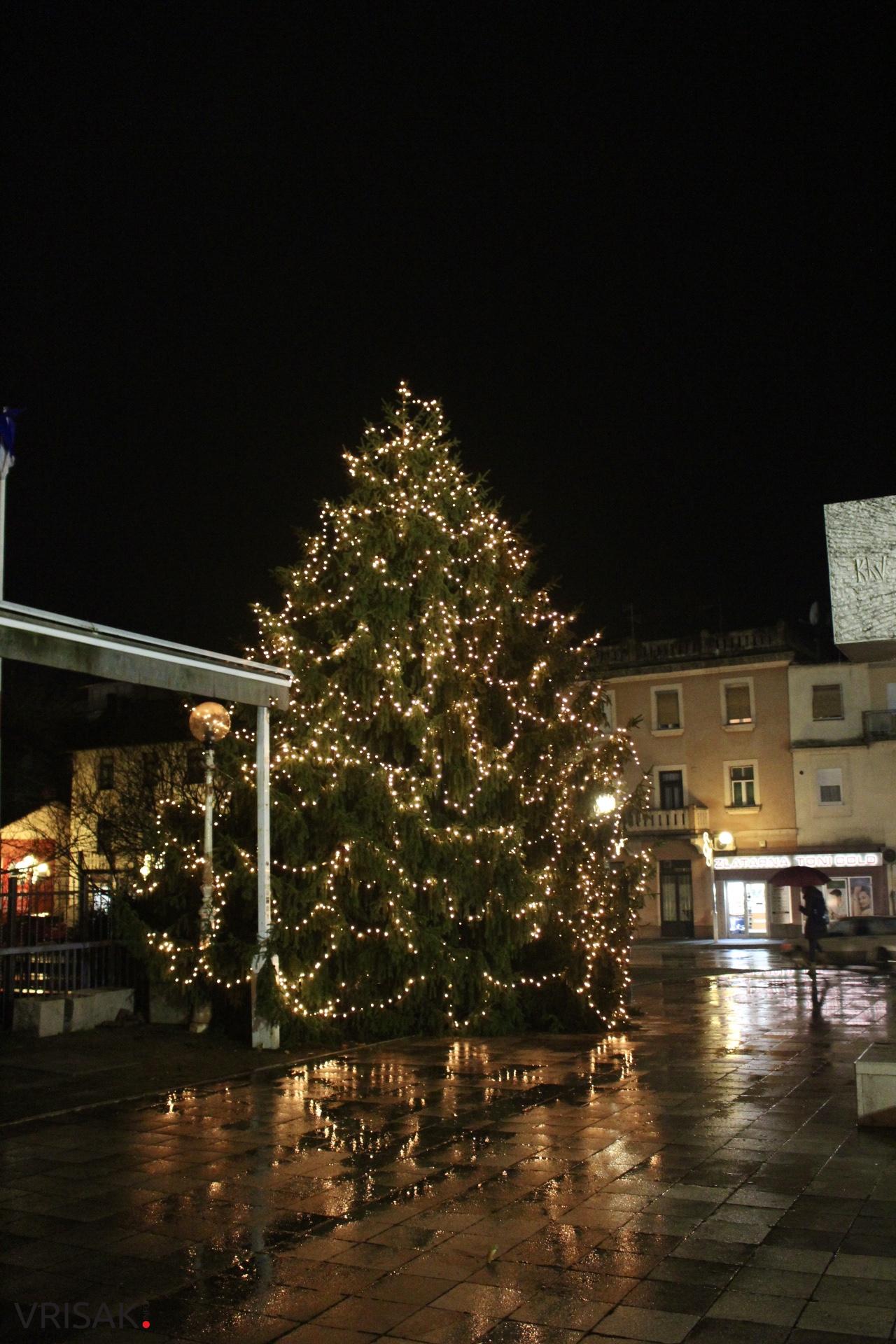 Središte Širokog Brijega u božićnom ruhu