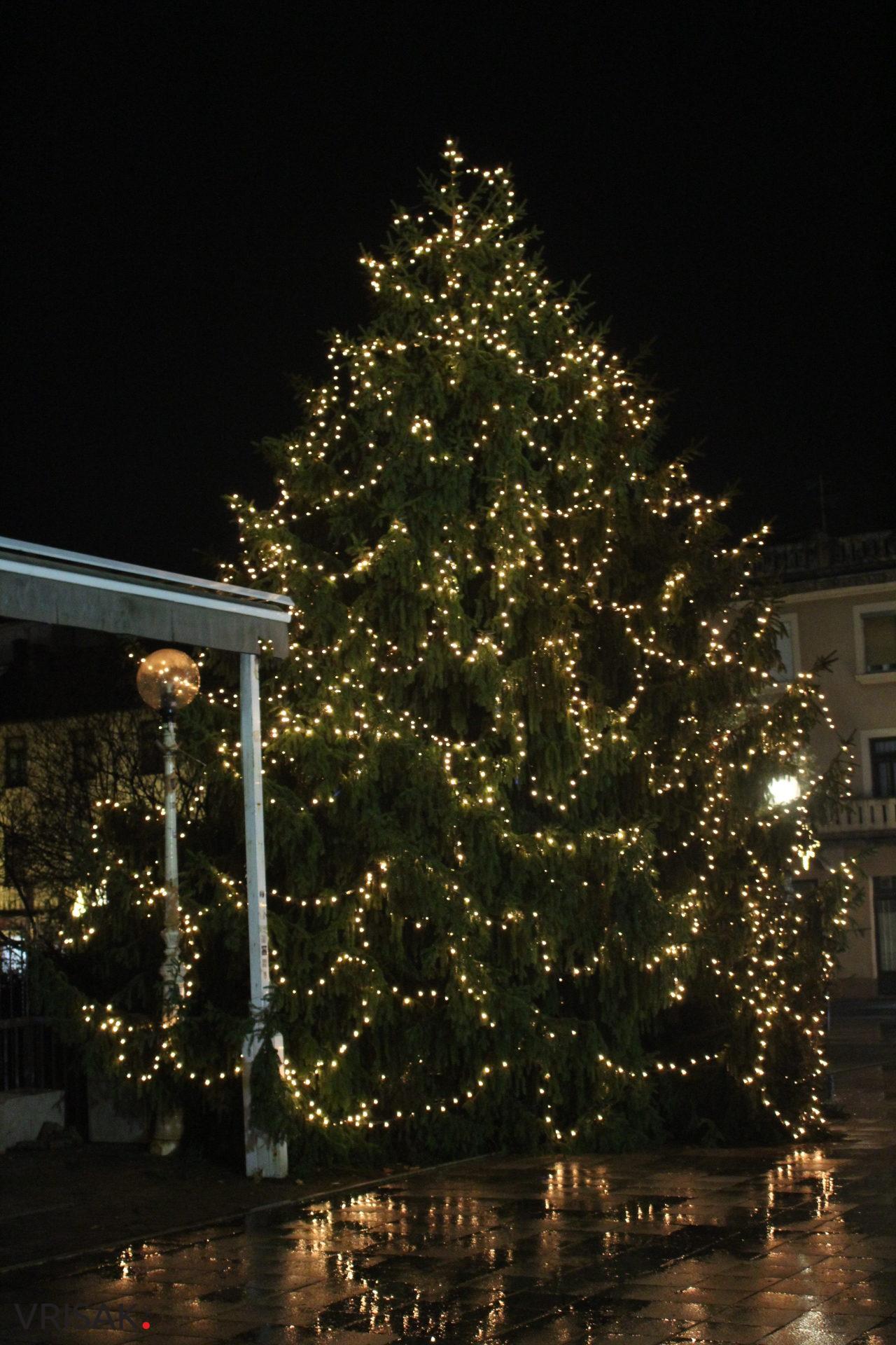 Središte Širokog Brijega u božićnom ruhu