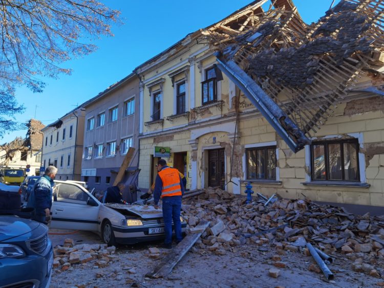 Potres magnitude 6.3 kod Petrinje. Jako se tresla gotovo cijela Hrvatska