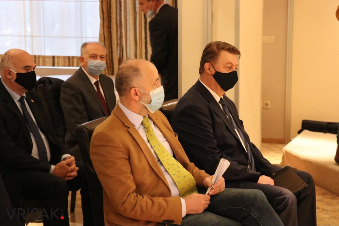 U Širokom Brijegu održana konferencija “Društveno-politička realnost i budućnost BiH” (FOTO)