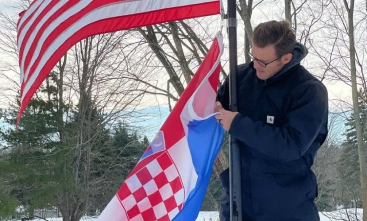 Stipe Miočić ponosno podigao hrvatsku zastavu: Opet je pokazao emocije prema Hrvatskoj…