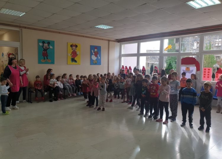 Sveti Nikola obradovao djecu Dječjeg vrtića Ljubuški