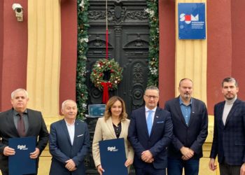 Dodijeljene plakete i povelje Zavodu za školstvo HNŽ i Zavodu za odgoj i obrazovanje ZHŽ i HBŽ