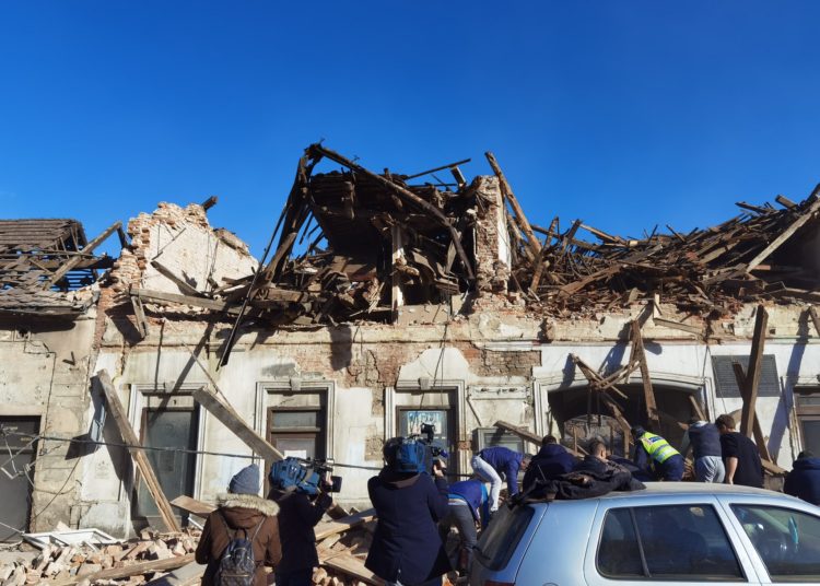 Potres magnitude 6.3 kod Petrinje. Jako se tresla gotovo cijela Hrvatska