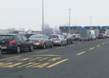 Gužve na granicama – kilometarske kolone i noćenje u automobilima