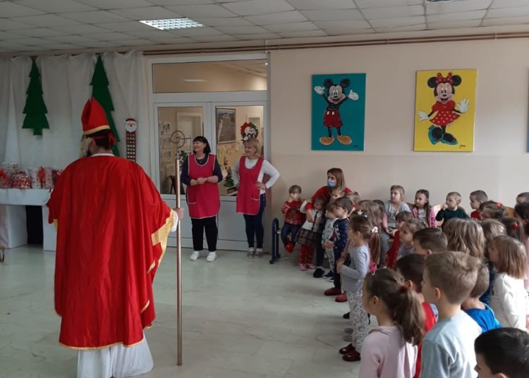Sveti Nikola obradovao djecu Dječjeg vrtića Ljubuški