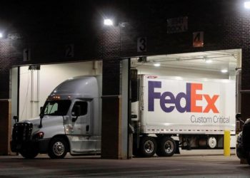 Ispratili ih pljeskom: Počela najveća i najsloženija distribucija cjepiva u povijesti SAD-a