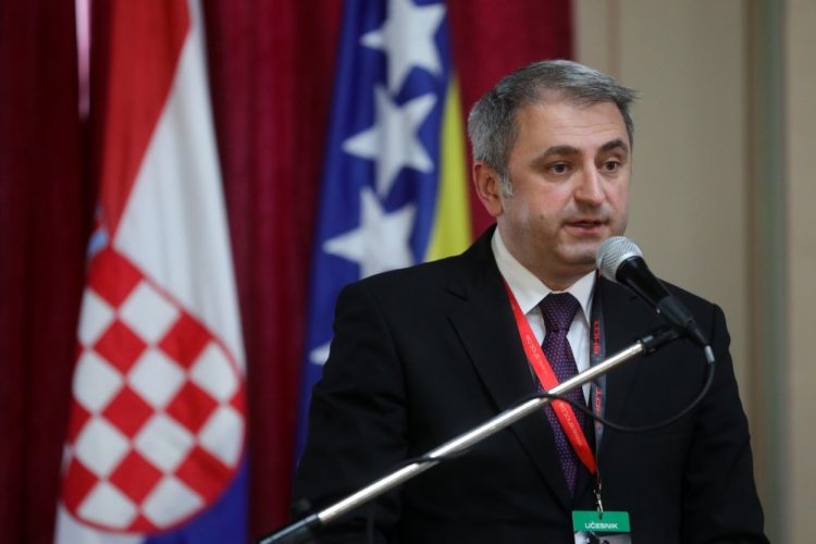 Sabolić: Neprihvatljivo je da jedan konstitutivni narod bira drugom narodu predstavnike
