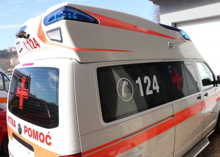 Grad Široki Brijeg darovao Domu zdravlja vozilo hitne pomoći