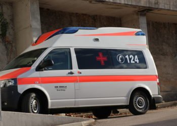 Grad Široki Brijeg darovao Domu zdravlja vozilo hitne pomoći