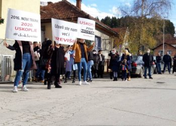 U Uskoplju održan mirni prosvjed građana zbog odluke SIP-a o obustavljanju brojanja glasova